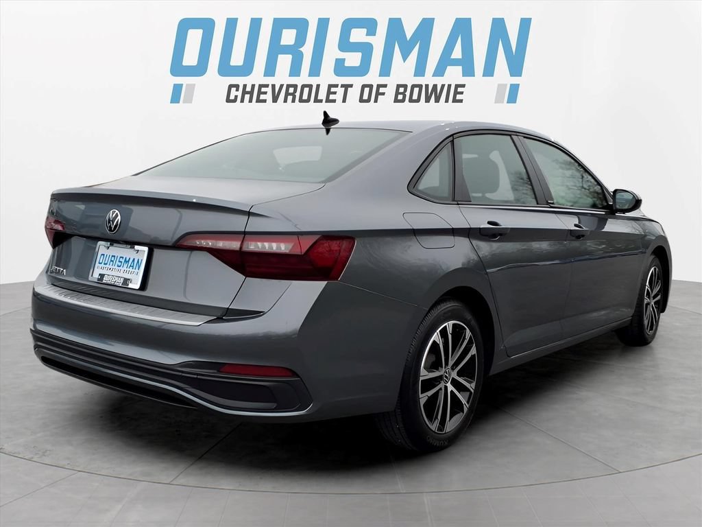 Used 2023 Volkswagen Jetta Sport FWD image 3