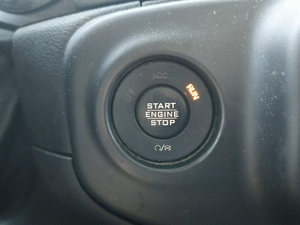Used 2018 Jeep Wrangler Unlimited Sahara w/ Safety Group AWD/4WD image 37