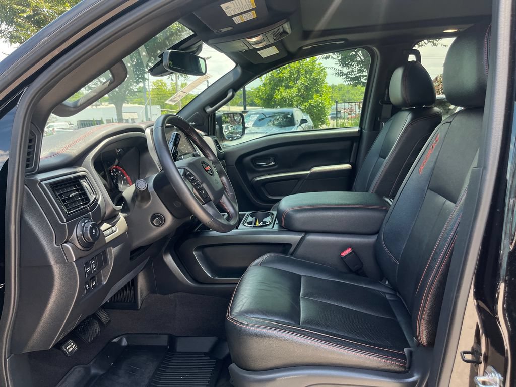 Used 2022 Nissan Titan PRO-4X w/ Pro-4x Convenience Package AWD/4WD image 9