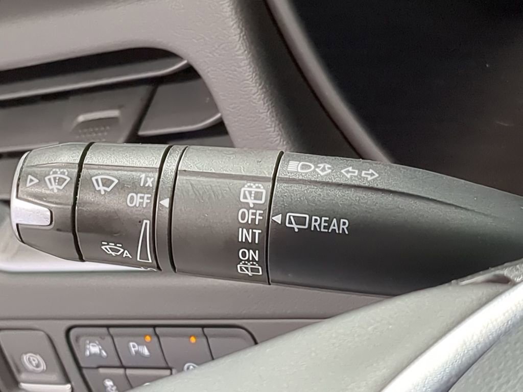 Used 2023 GMC Yukon XL SLT w/ SLT Premium Package image 26