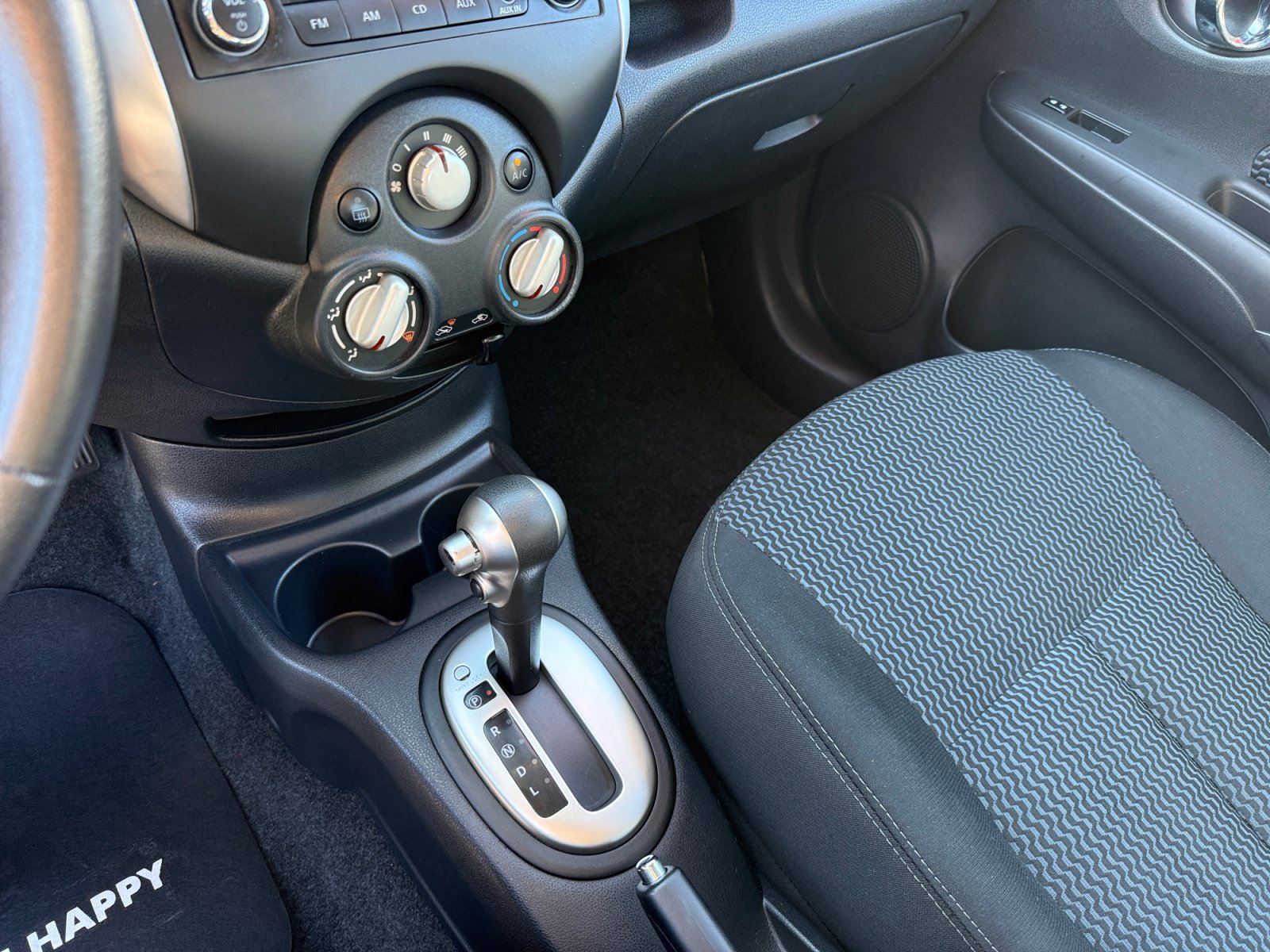 Used 2014 Nissan Versa Note SV FWD image 13