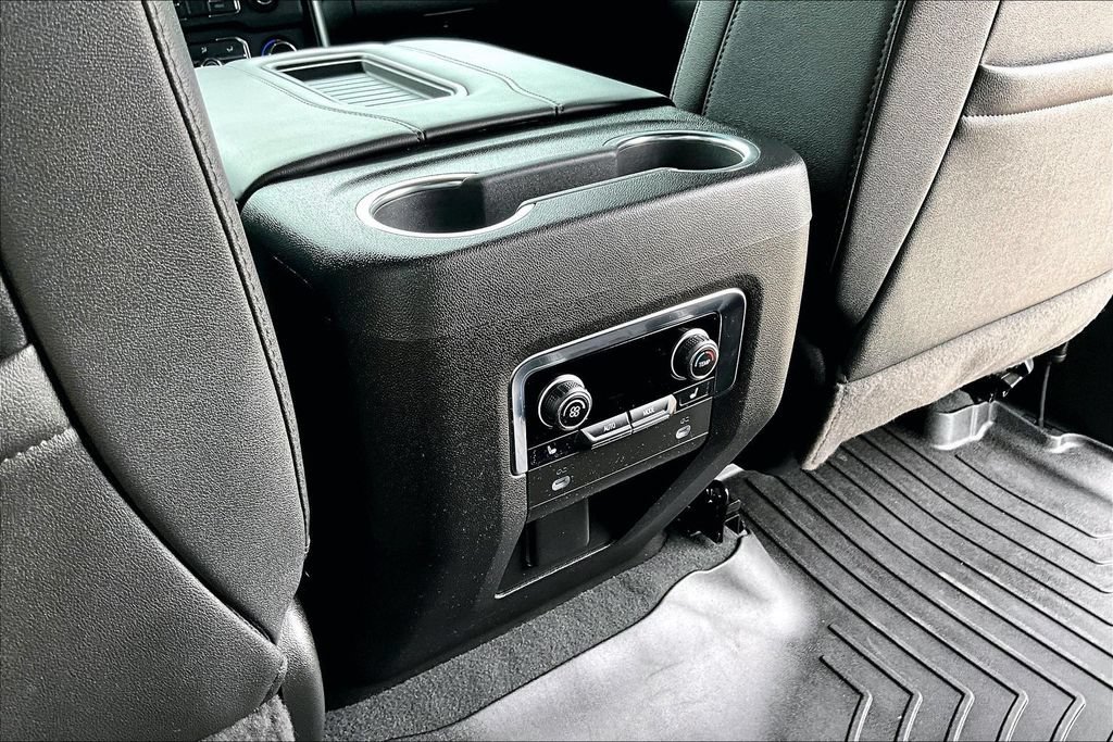 Used 2024 Chevrolet Tahoe Z71 w/ Luxury Package AWD/4WD image 34