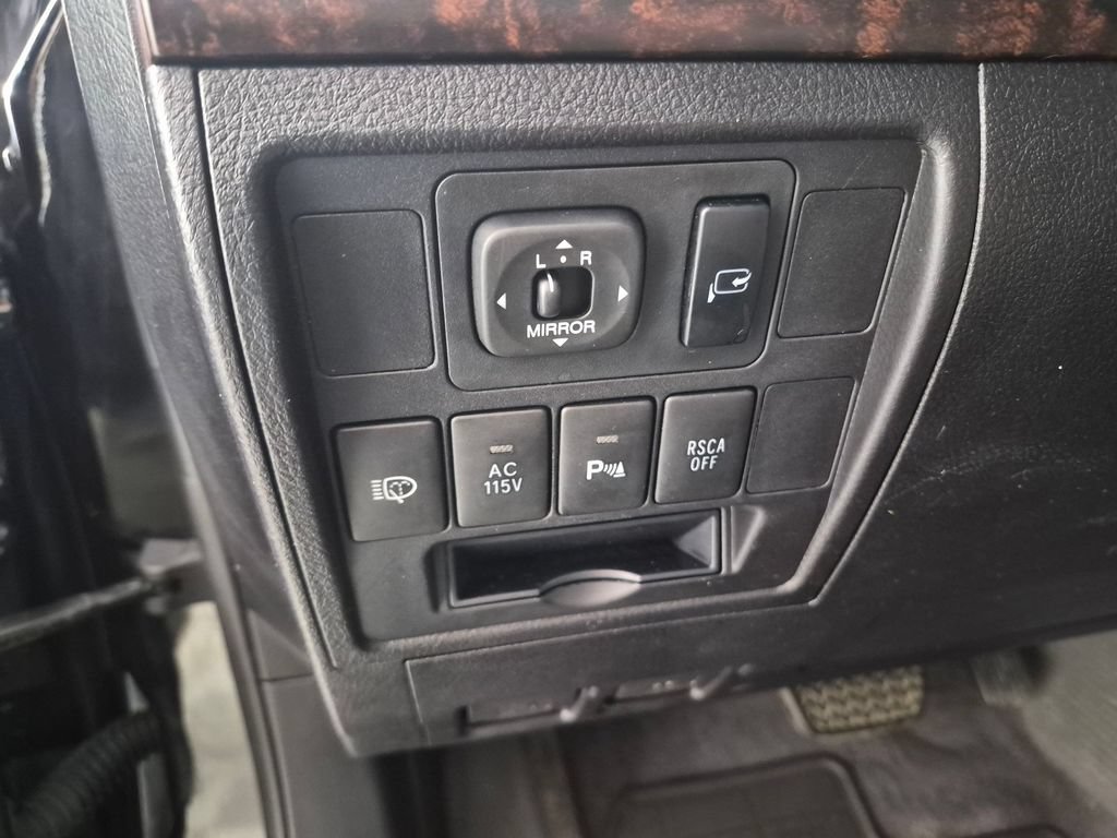 Used 2009 Toyota Land Cruiser AWD/4WD image 12