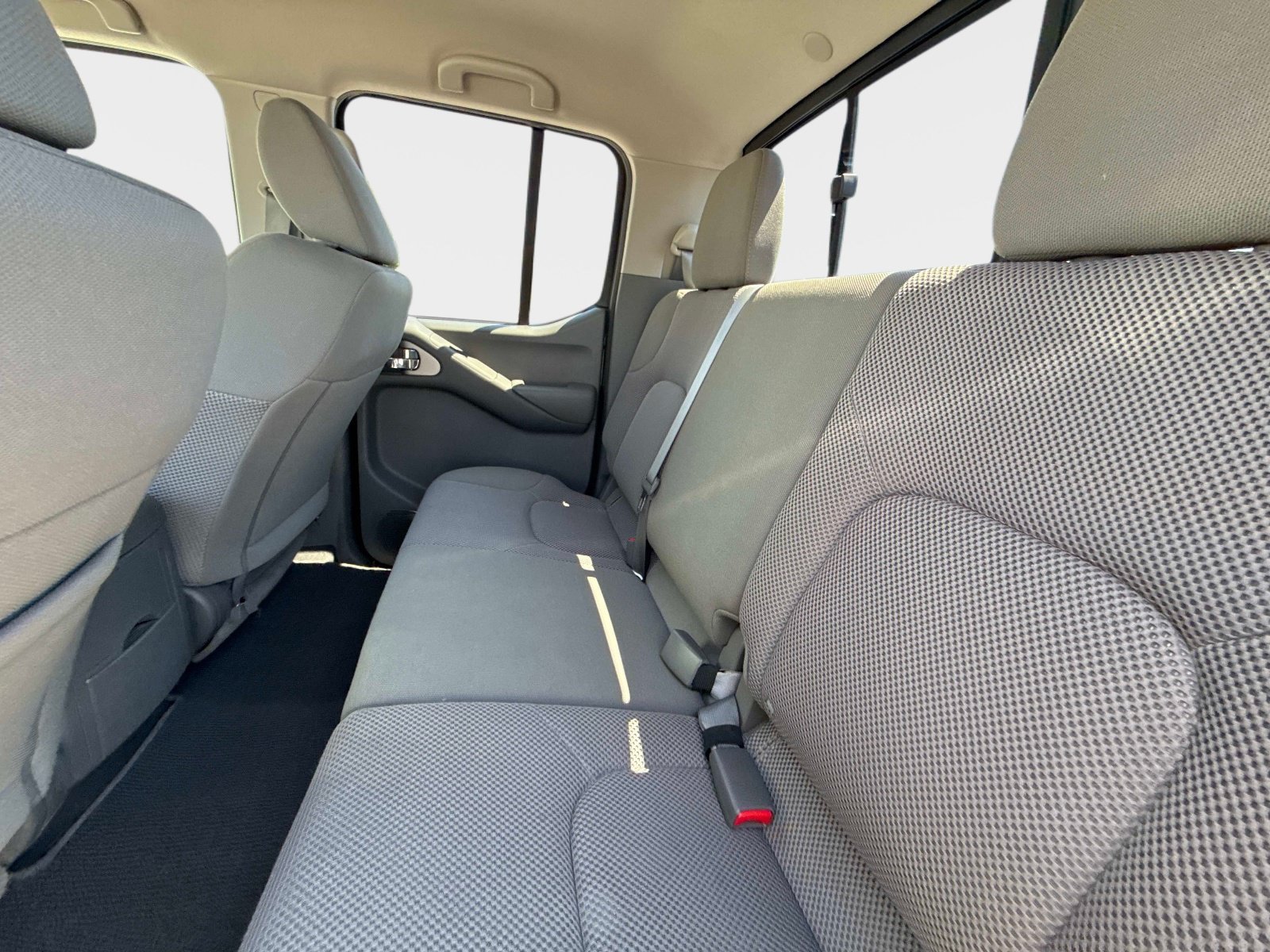 Used 2020 Nissan Frontier SV RWD image 15