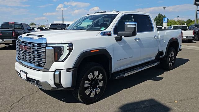 Used 2024 GMC Sierra 3500 Denali w/ Denali Reserve Package AWD/4WD image 4