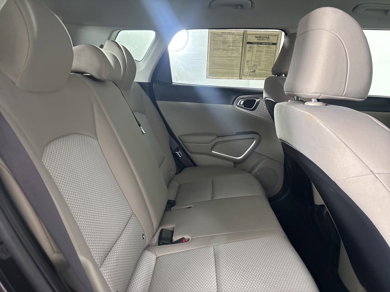 Used 2025 Kia Soul LX w/ LX Technology Package FWD image 24