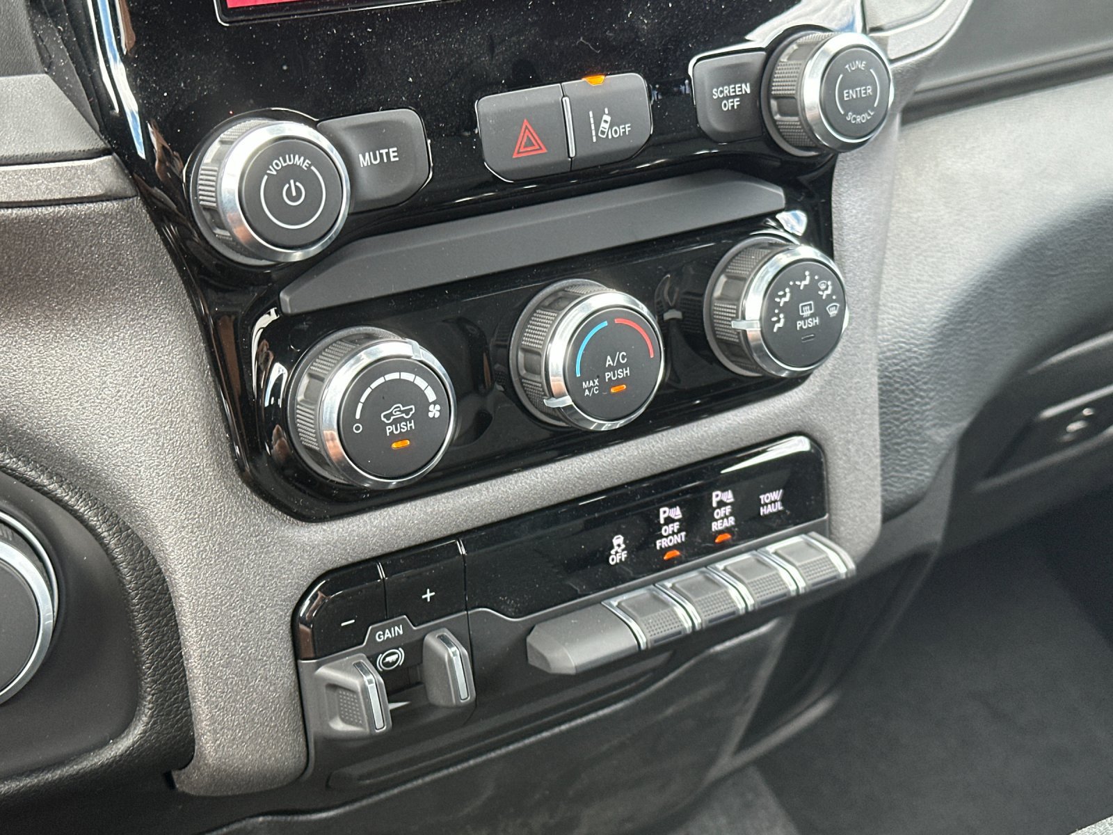 New 2026 RAM 1500 Tradesman AWD/4WD image 19