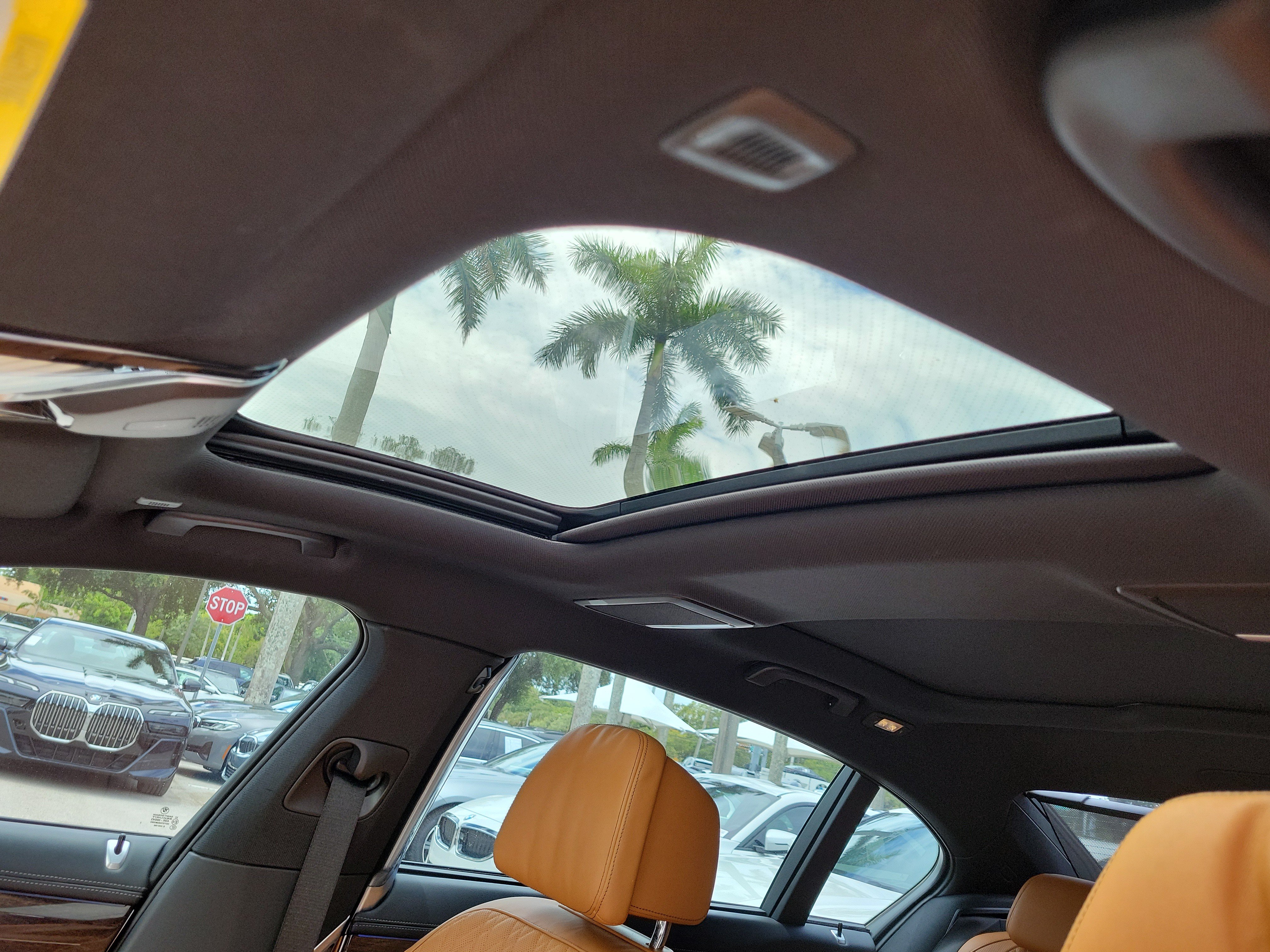 Certified 2022 BMW 750i xDrive w/ Executive Package AWD/4WD image 20