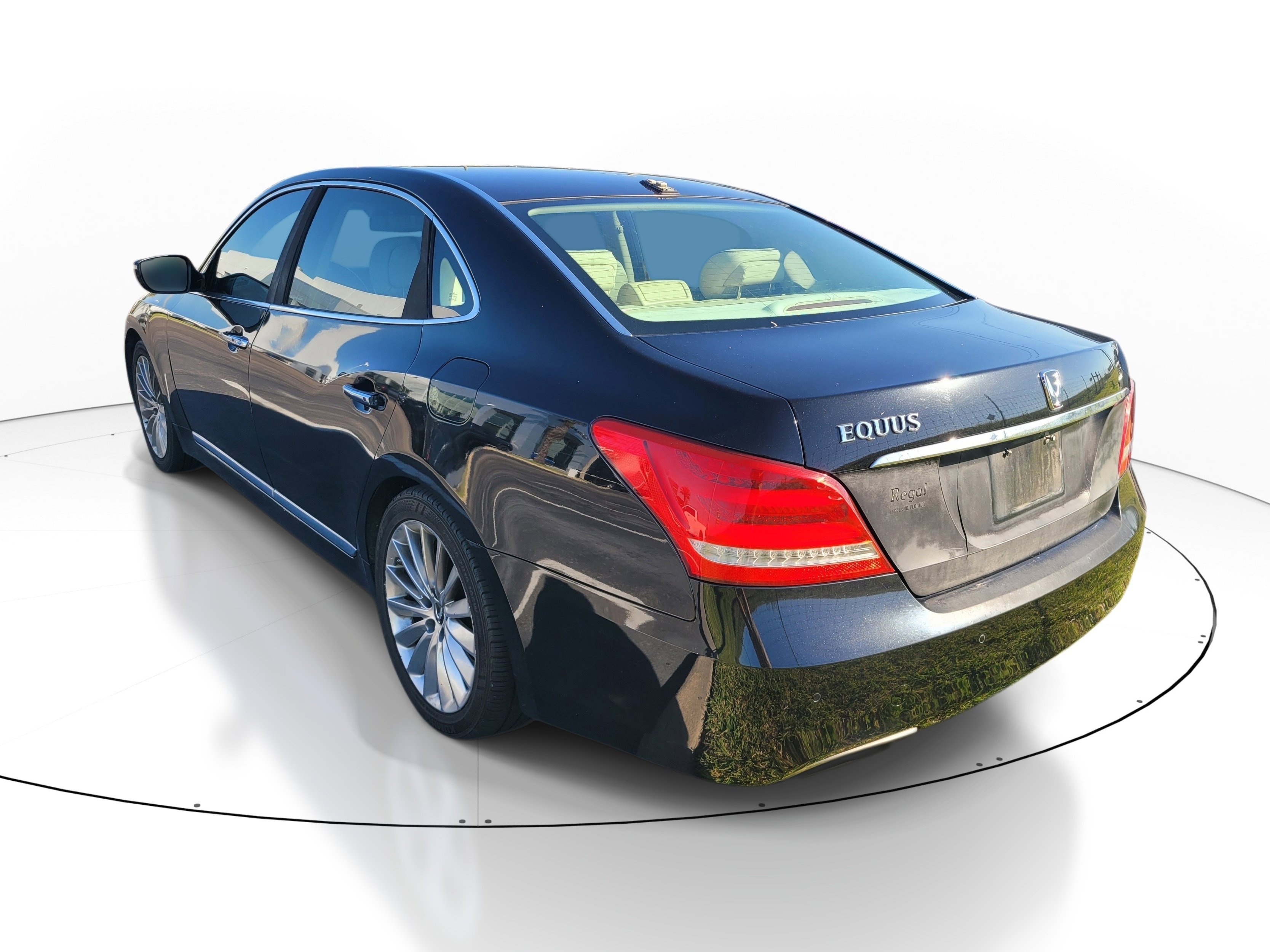 Used 2014 Hyundai Equus Signature RWD image 6
