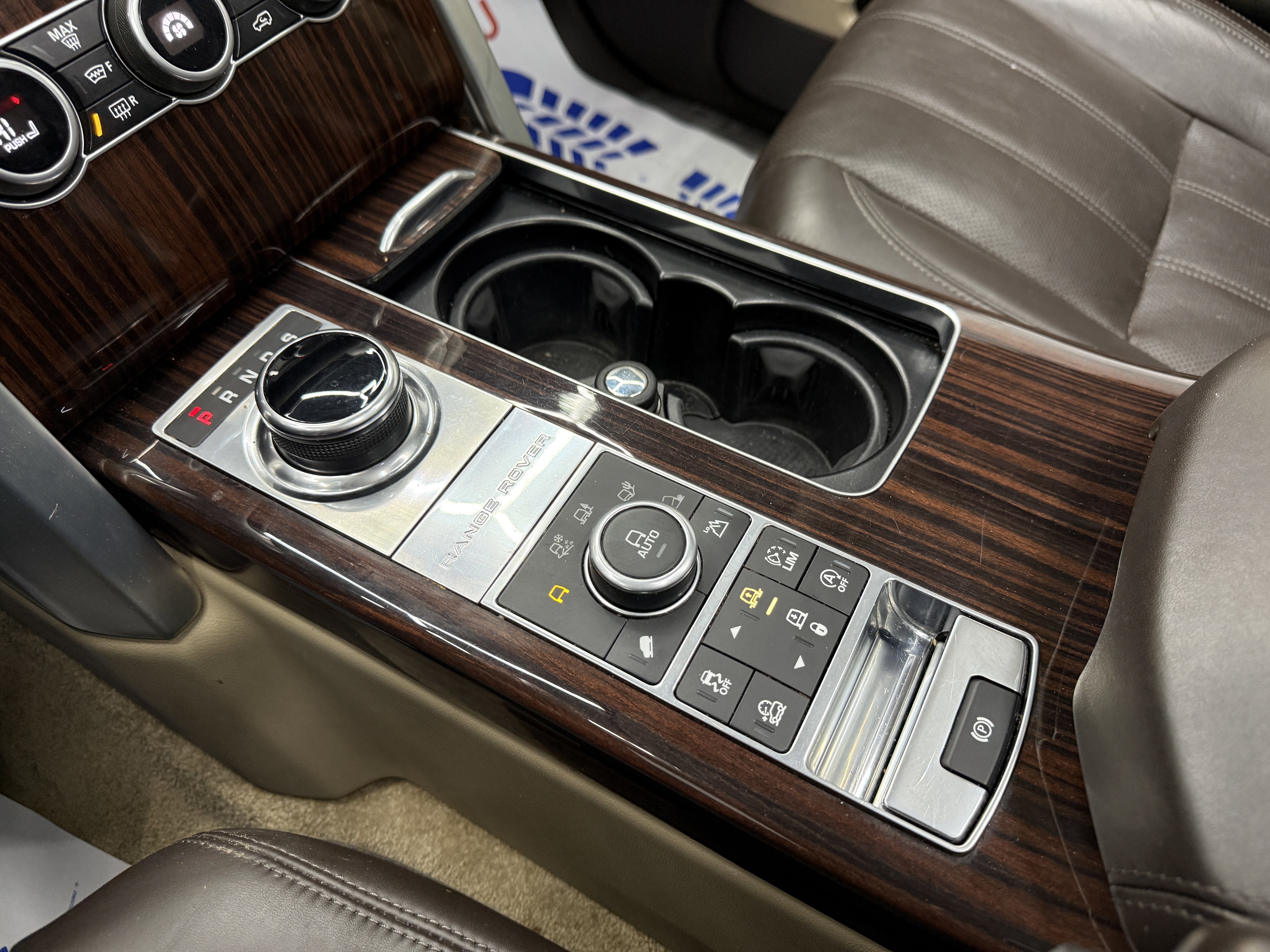 Used 2017 Land Rover Range Rover HSE image 21