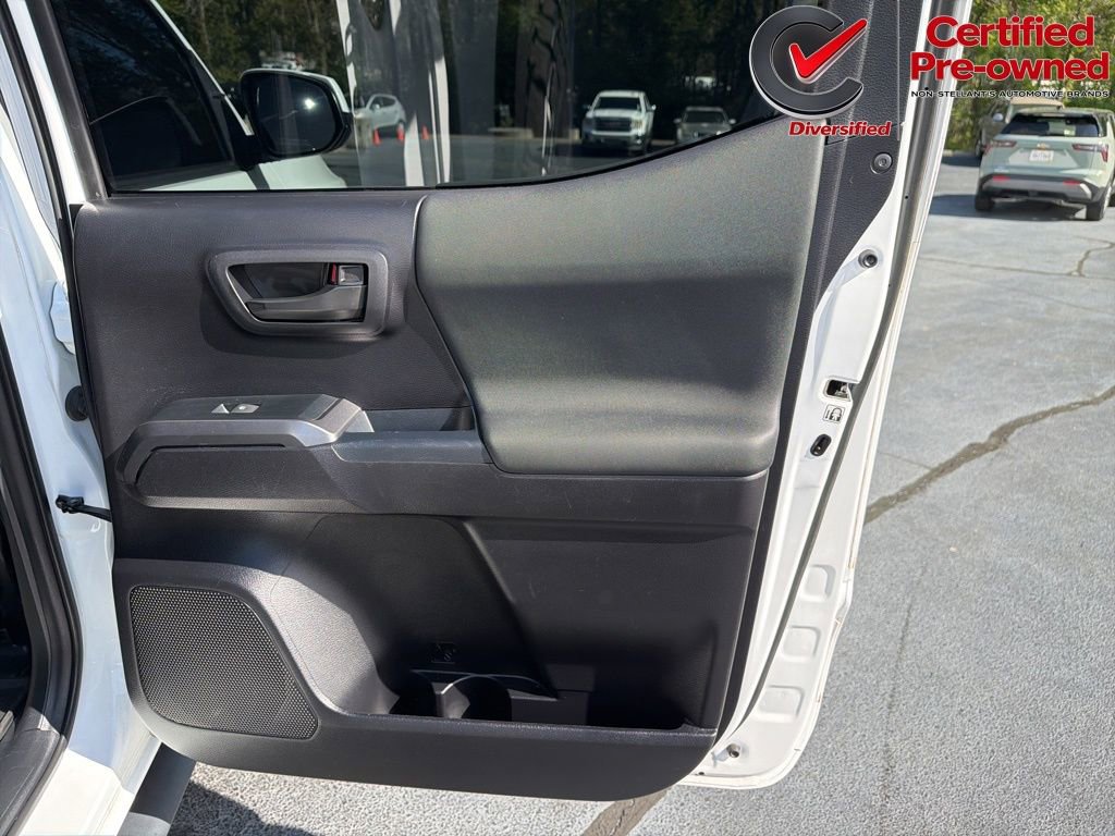 Used 2020 Toyota Tacoma TRD Off-Road AWD/4WD image 24