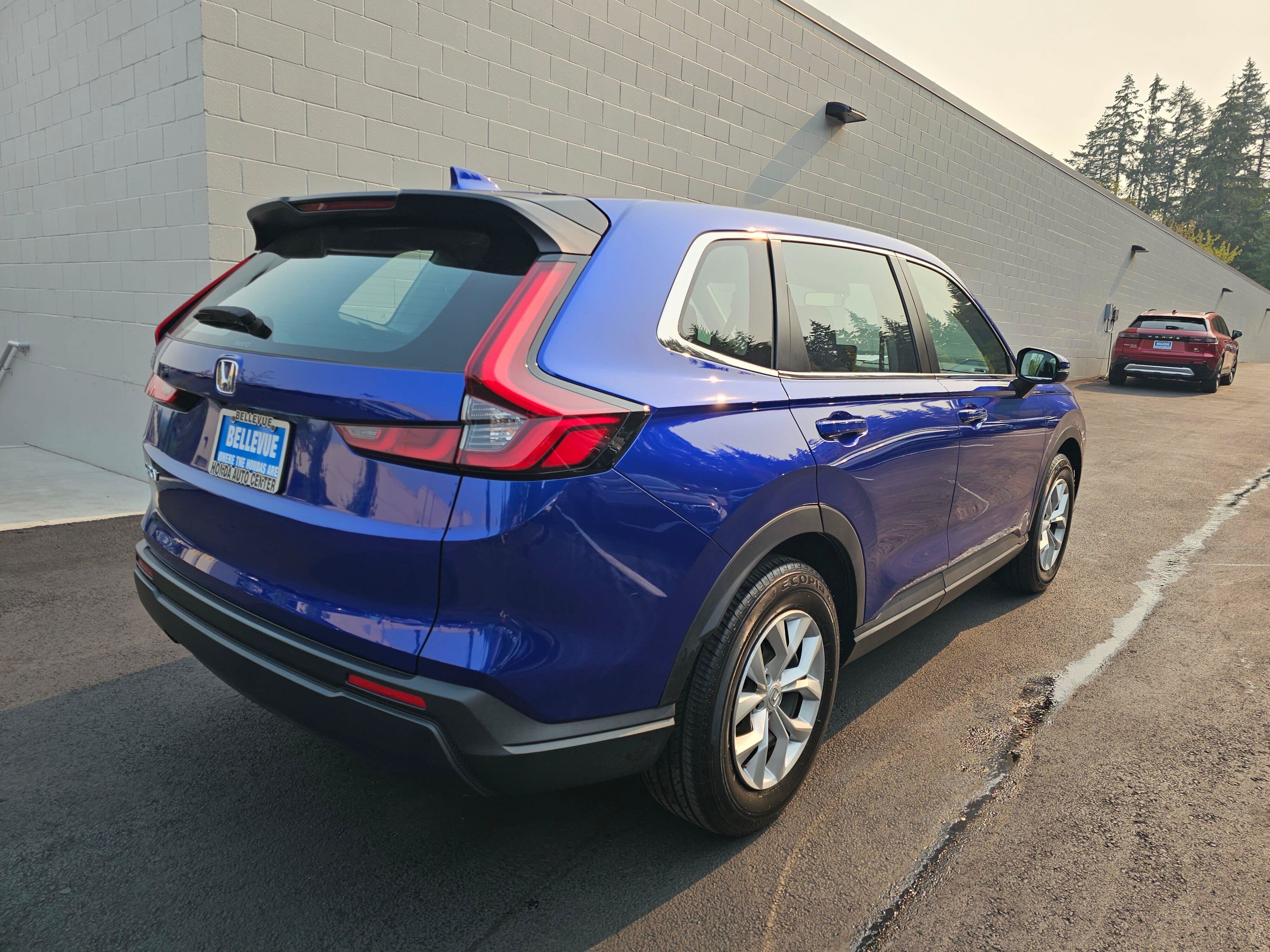 Used 2023 Honda CR-V LX image 7