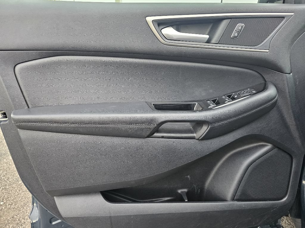 Used 2019 Ford Edge SEL w/ Equipment Group 201A AWD/4WD image 32