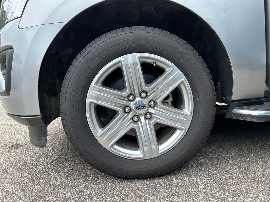 Used 2020 Ford Expedition XLT w/ Equipment Group 202A image 7