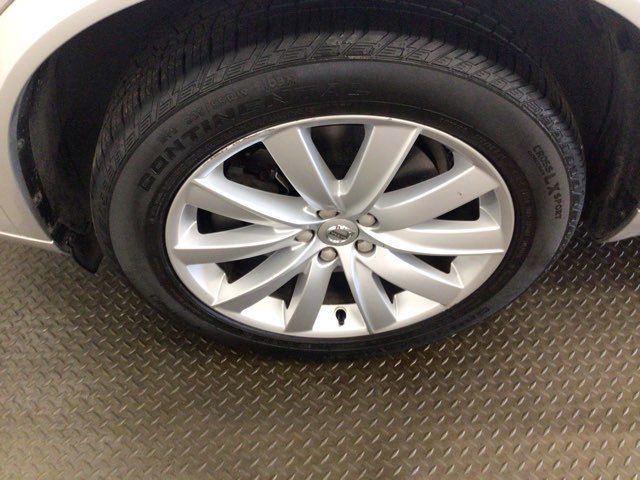 Used 2016 Volvo XC90 T6 Momentum w/ Vision Package image 24