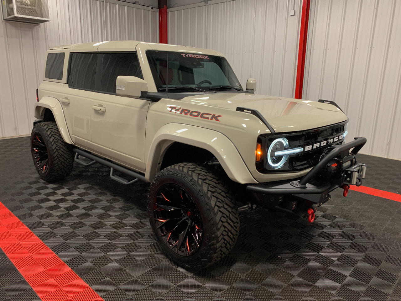Used 2025 Ford Bronco Outer Banks w/ Sasquatch Package image 12