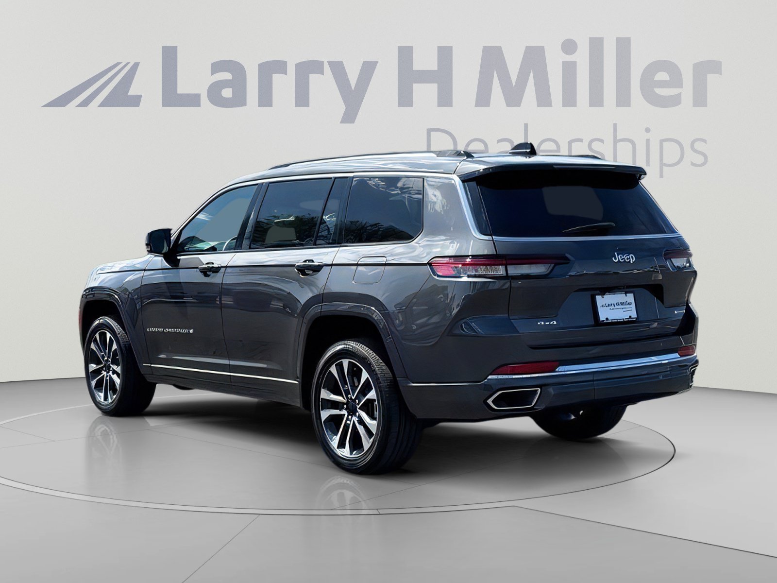 Used 2023 Jeep Grand Cherokee L Overland AWD/4WD image 3