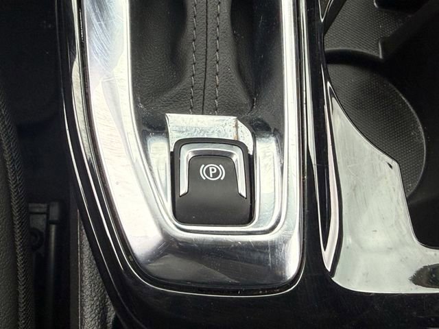 Certified 2025 Chevrolet Trax LT FWD image 22