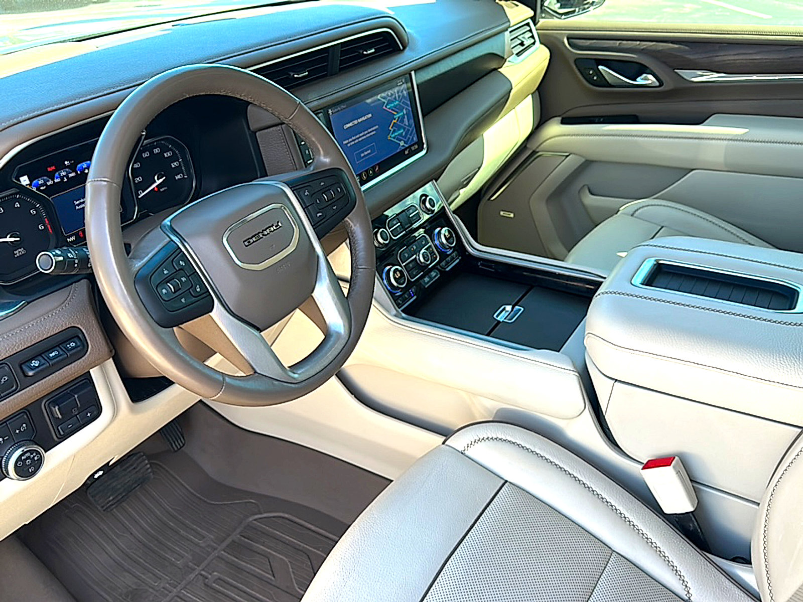 Used 2021 GMC Yukon Denali w/ Denali Ultimate Package image 12