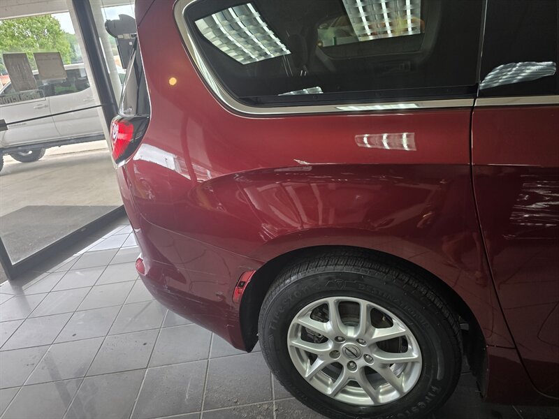 Used 2021 Chrysler Voyager LX FWD image 28