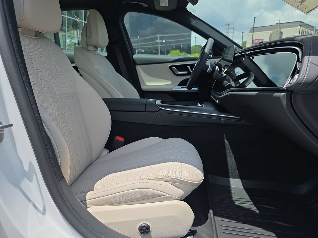 New 2026 Mercedes-Benz E 350 4MATIC Sedan image 16