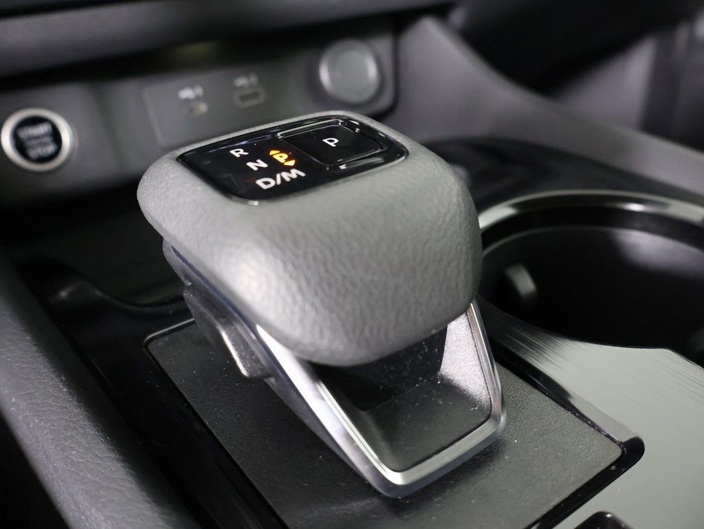 Used 2022 Nissan Rogue SV image 3