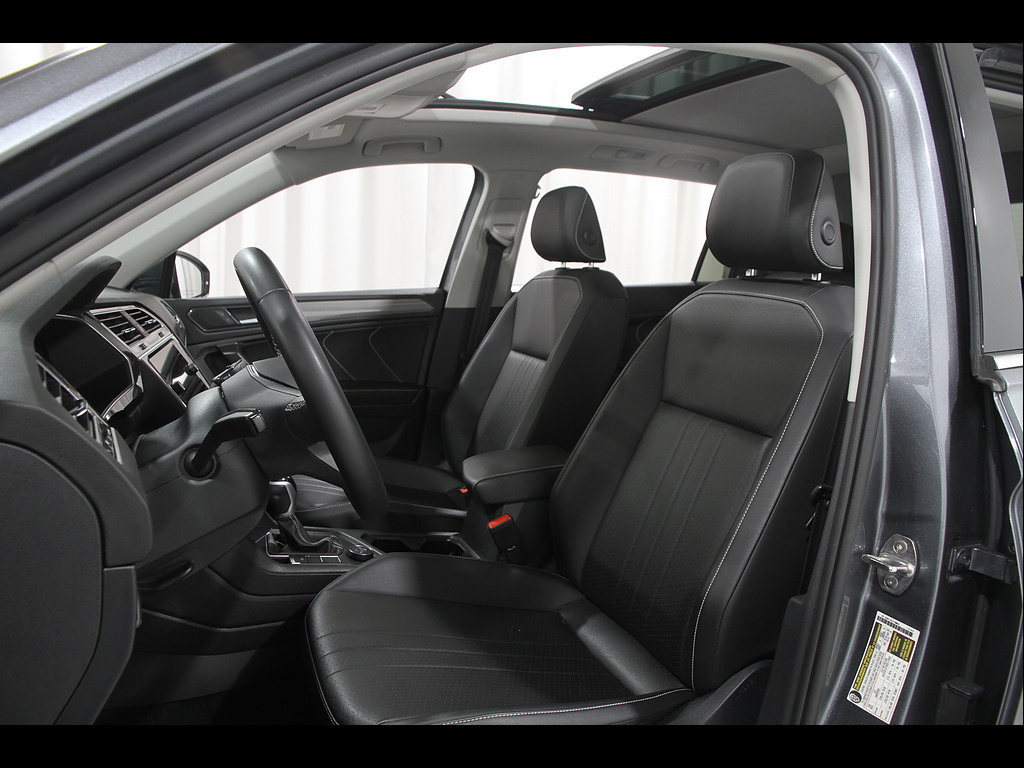 Used 2023 Volkswagen Tiguan SE AWD/4WD image 5