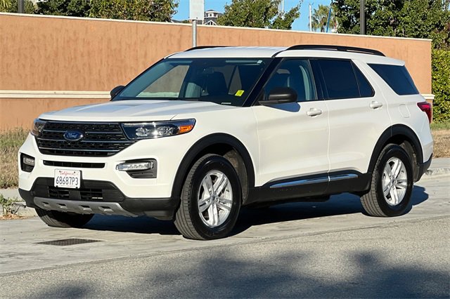 Used 2022 Ford Explorer XLT w/ Equipment Group 202A image 8
