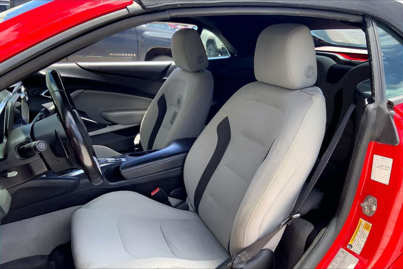 Used 2018 Chevrolet Camaro SS RWD image 11