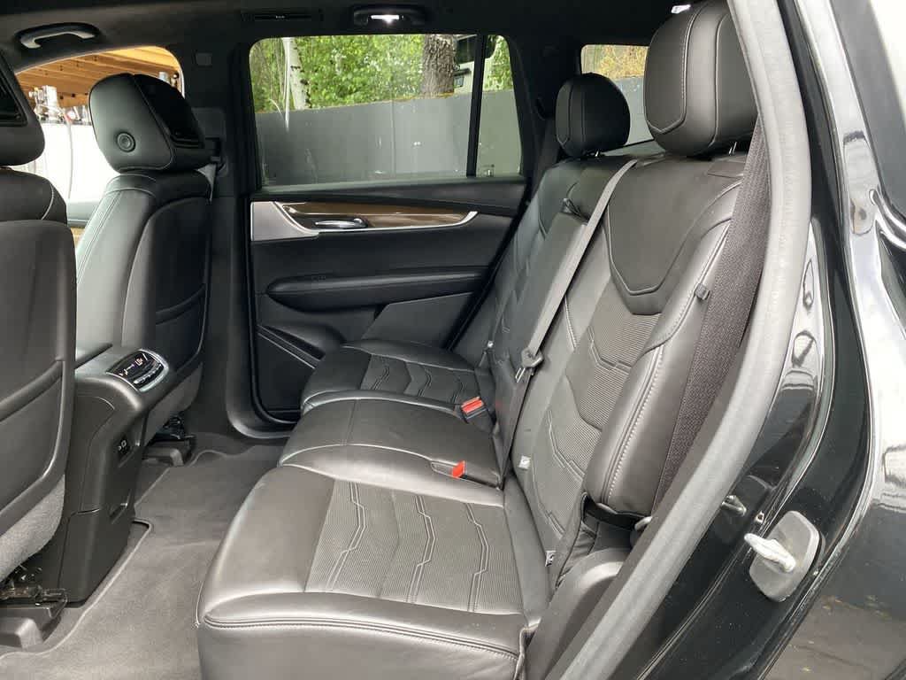 Used 2020 Cadillac XT6 Premium Luxury w/ Platinum Package AWD/4WD image 18