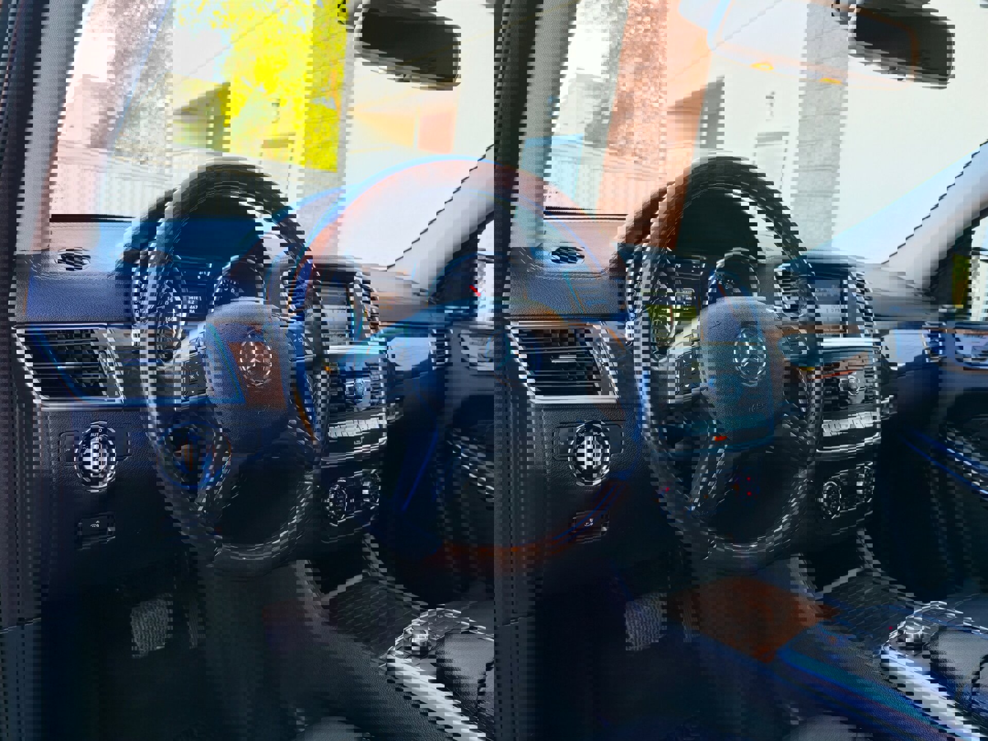 Used 2015 Mercedes-Benz GL 550 4MATIC image 14