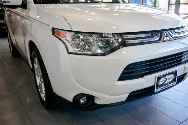Used 2014 Mitsubishi Outlander SE AWD/4WD image 9