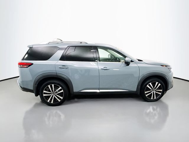 Used 2024 Nissan Pathfinder Platinum w/ Cargo Package FWD image 8
