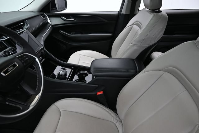 Used 2023 Jeep Grand Cherokee L Laredo w/ Luxury Tech Group I AWD/4WD image 26