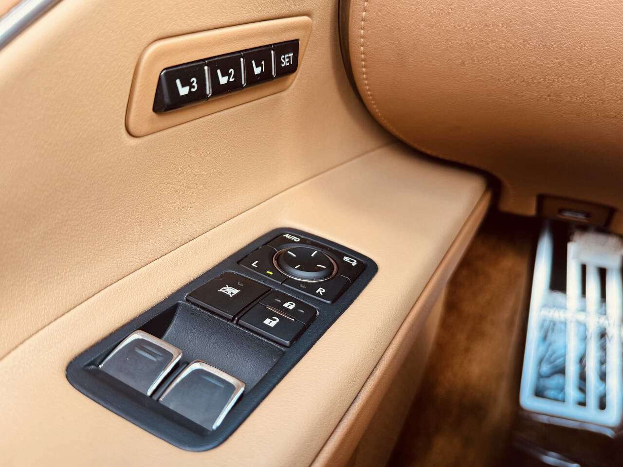 Used 2024 Lexus LC 500 Base 2dr Convertible w/ Touring Package image 29