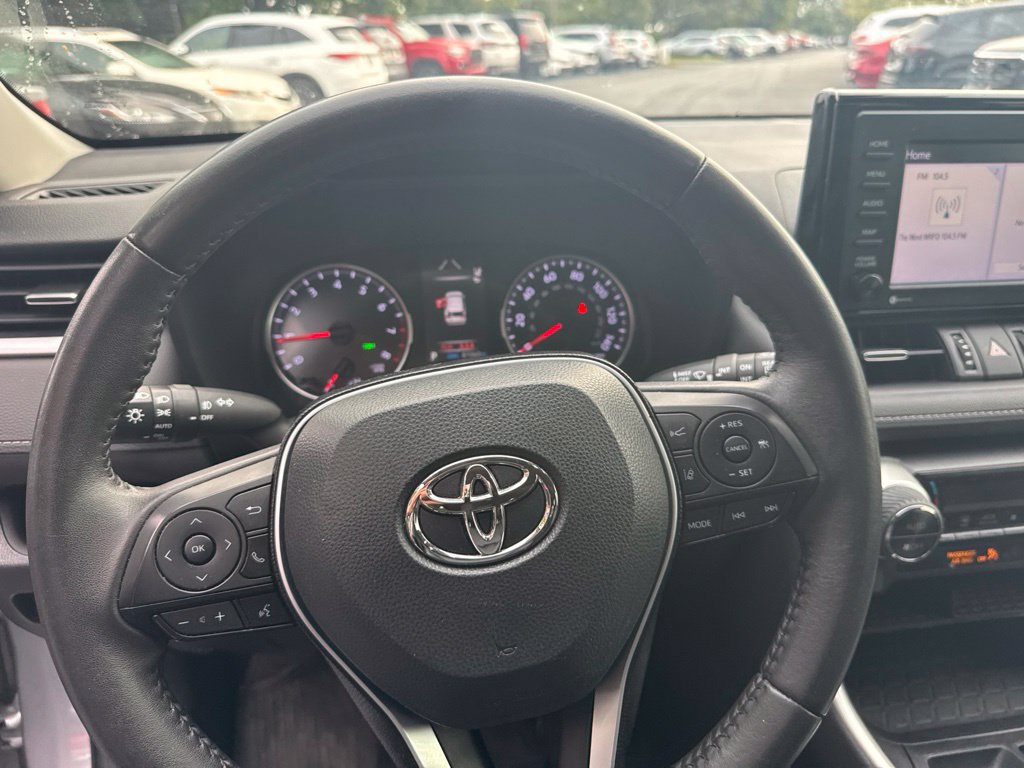 Used 2021 Toyota RAV4 XLE Premium FWD image 17