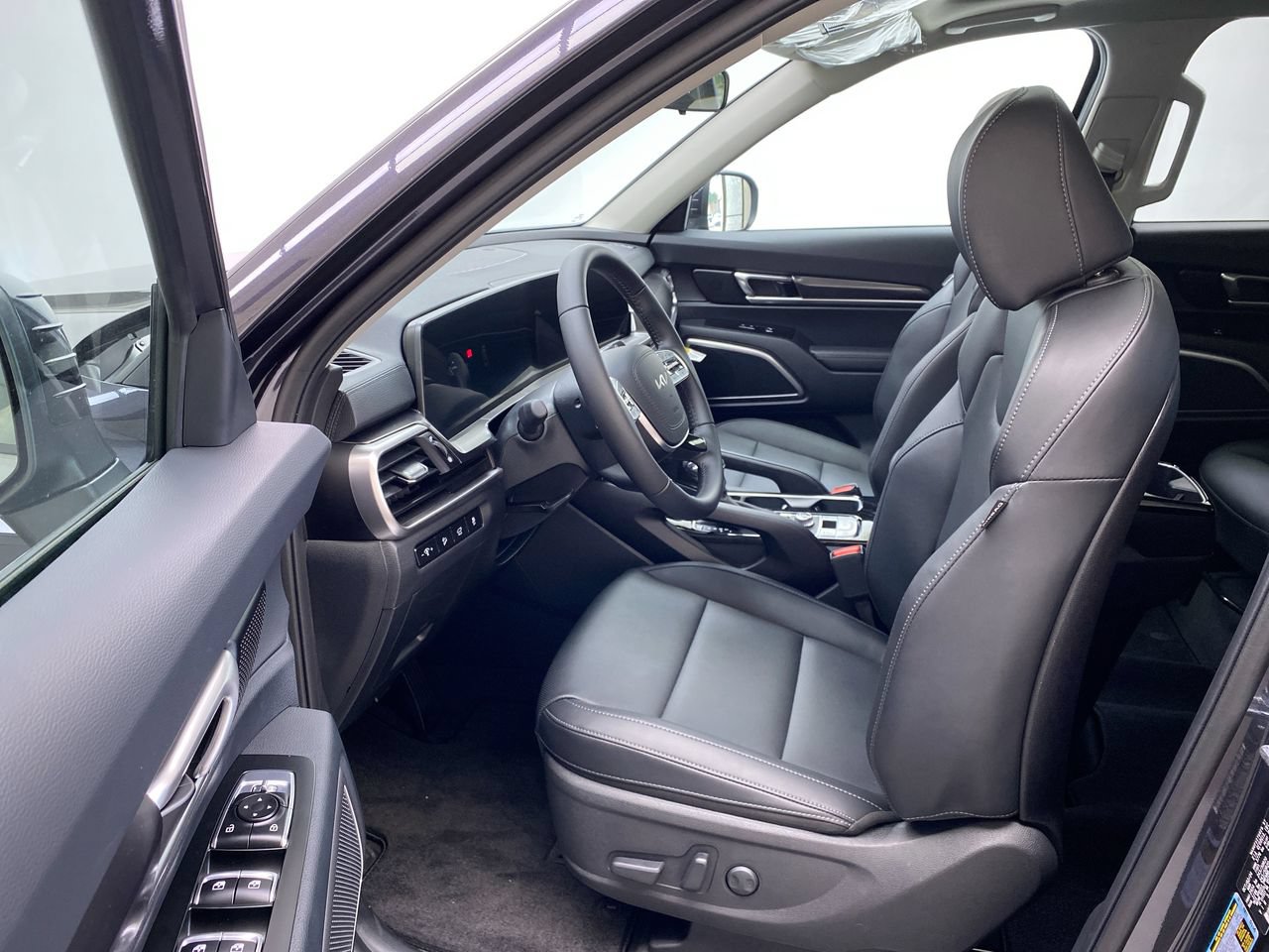 Certified 2025 Kia Telluride S FWD image 16