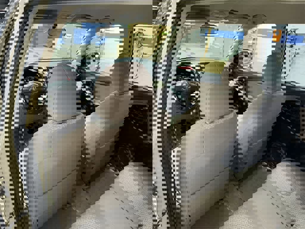 Used 2006 Toyota RAV4 2WD image 24