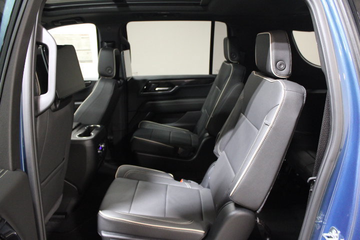 New 2026 GMC Yukon XL Elevation w/ Elevation Premium Package AWD/4WD image 25