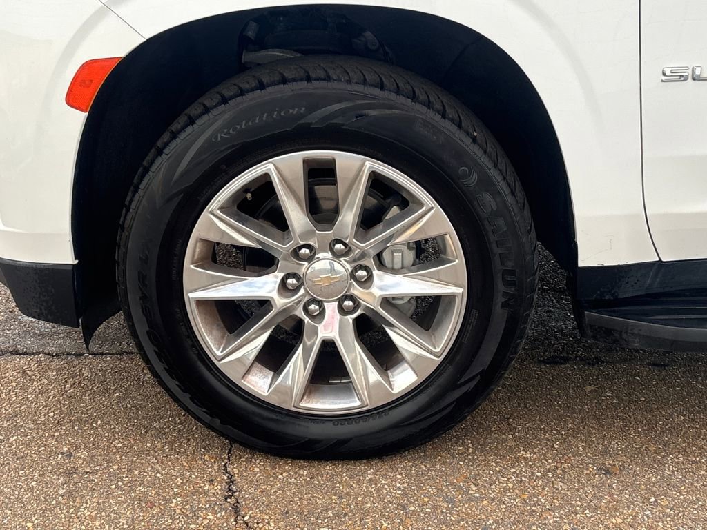 Used 2023 Chevrolet Suburban Premier image 25