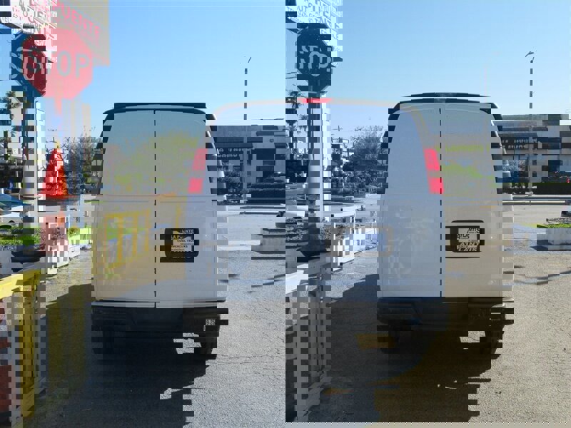 Used 2016 GMC Savana 3500 Extended image 3