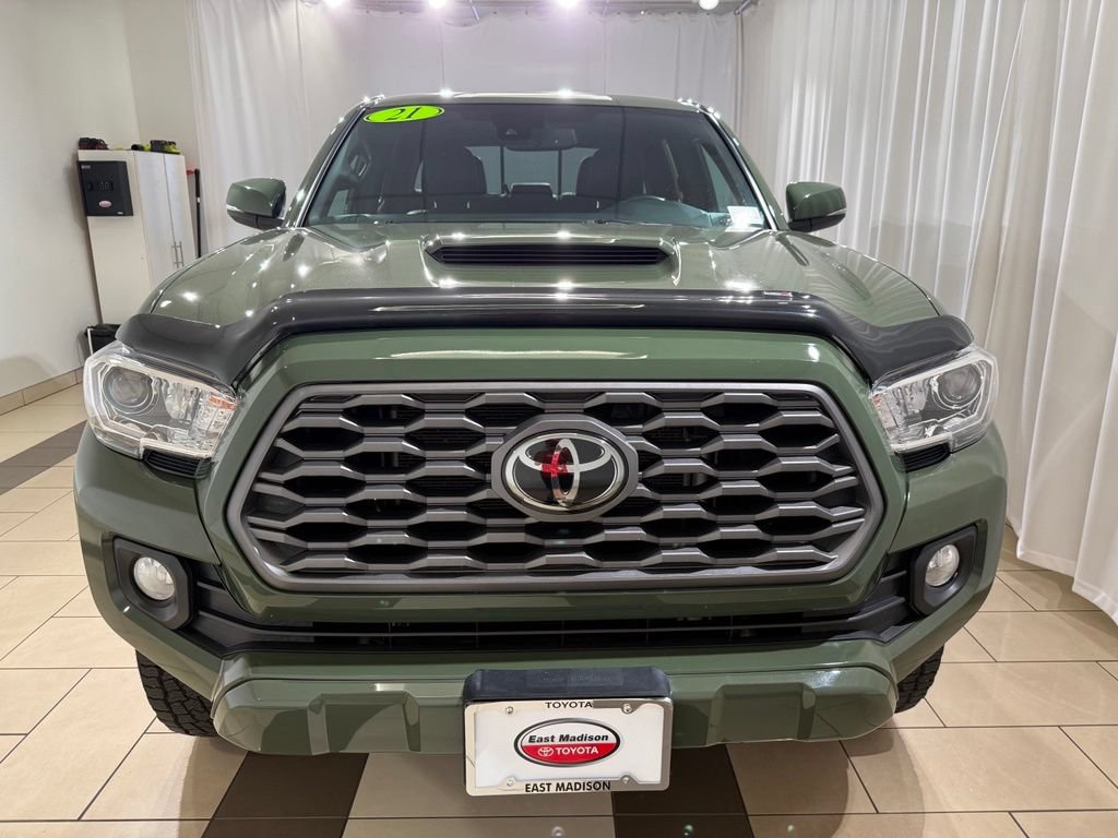 Used 2021 Toyota Tacoma TRD Sport w/ TRD Premium Sport Package AWD/4WD image 8