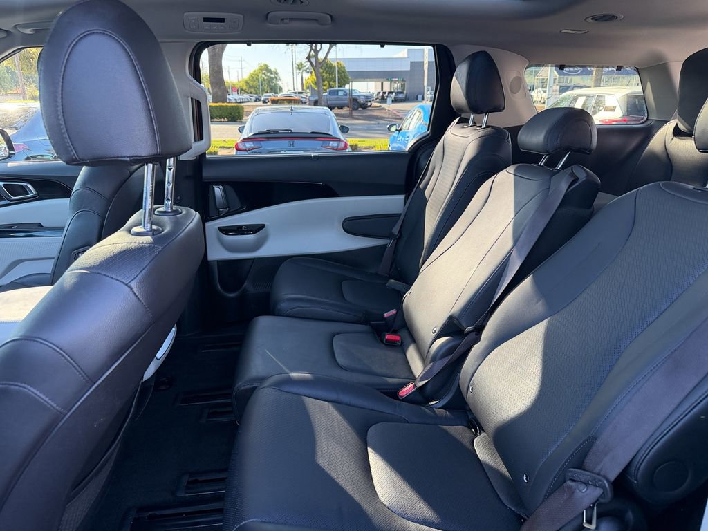 Used 2024 Kia Carnival SX Prestige image 24