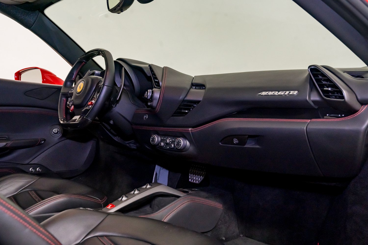 Used 2019 Ferrari 488 GTB RWD image 28