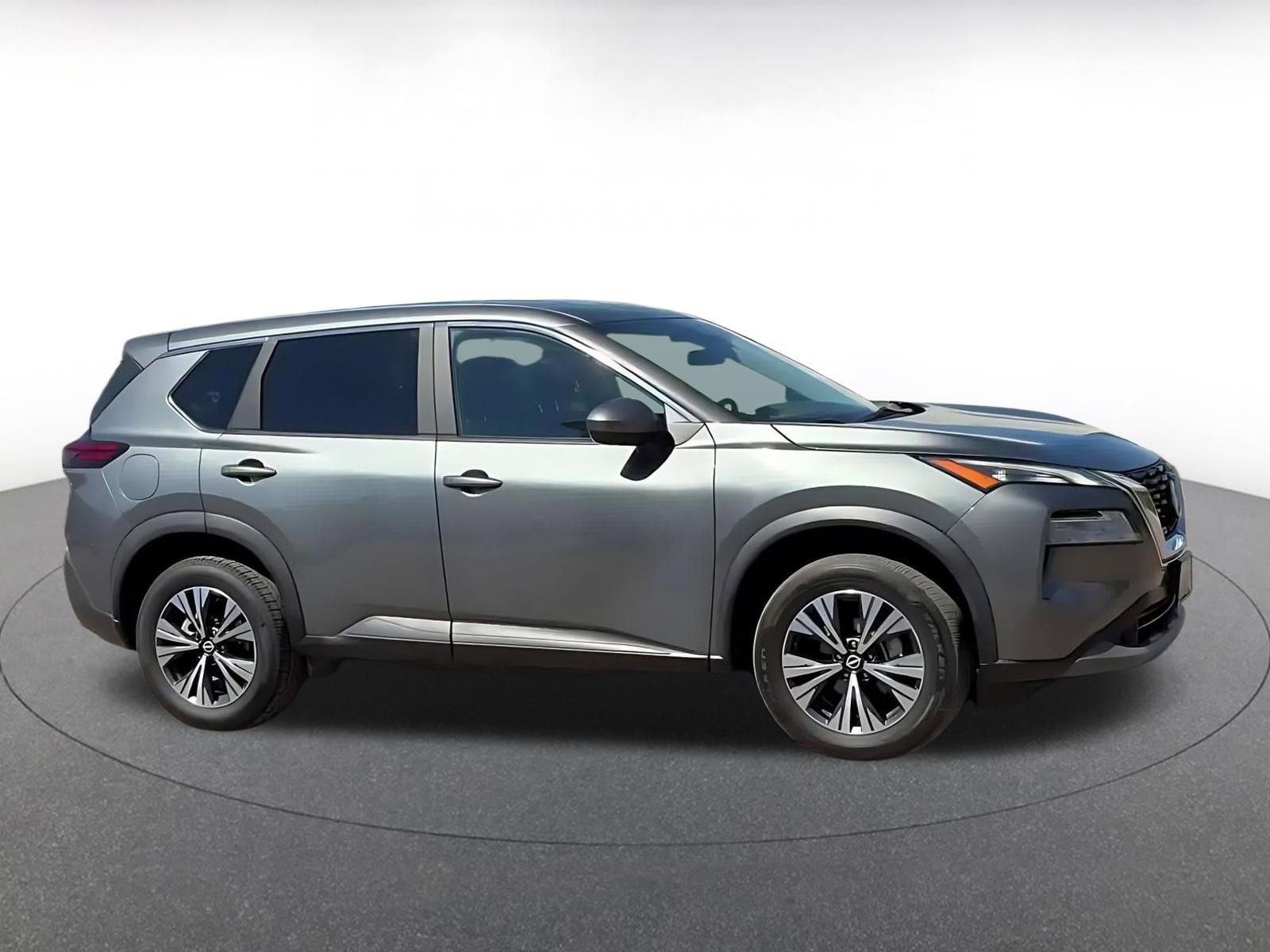 Used 2023 Nissan Rogue SV image 16