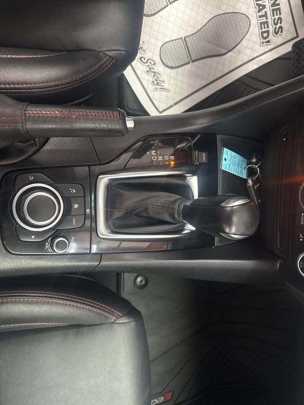 Used 2015 MAZDA MAZDA3 s Touring FWD image 17