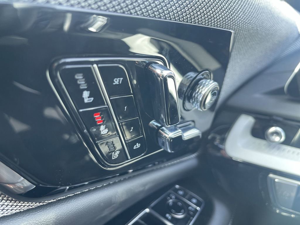 Certified 2025 Cadillac Optiq Luxury 2 w/ LPO, Floor Liner Package image 28