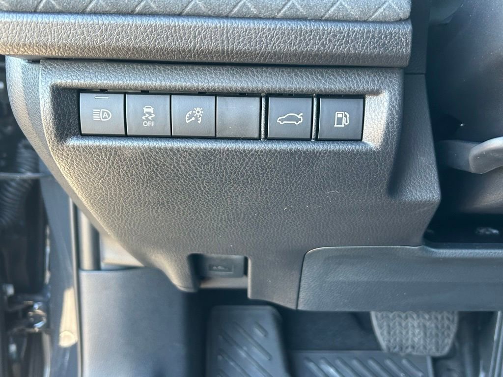 Used 2026 Toyota Camry XLE FWD image 13