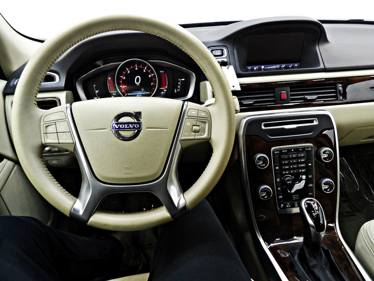 Used 2015 Volvo XC70 T5 Premier Plus image 18