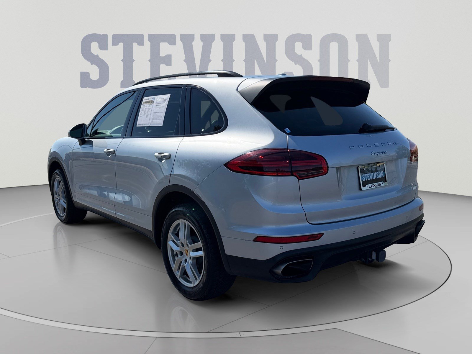 Used 2016 Porsche Cayenne AWD/4WD image 3
